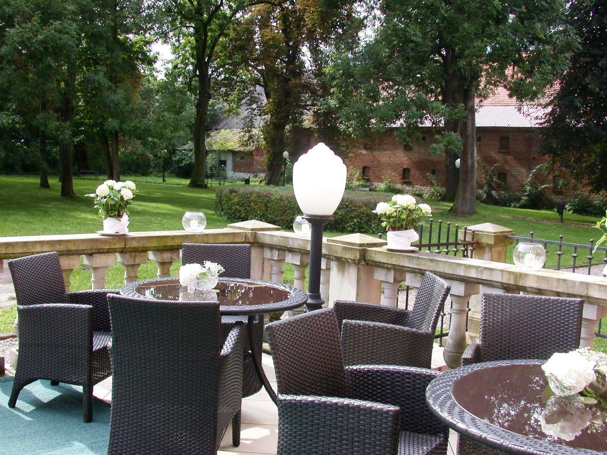 Lezno Palace Bagian luar foto